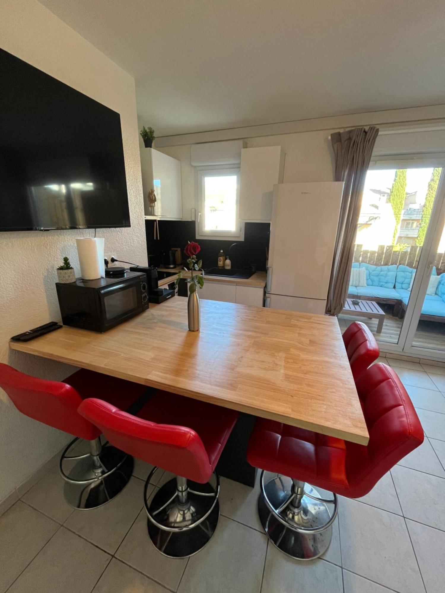 Ferienwohnung Joli T2/ Tram/ Clim/ Parking/ Wifi/ Piscine Montpellier Exterior foto