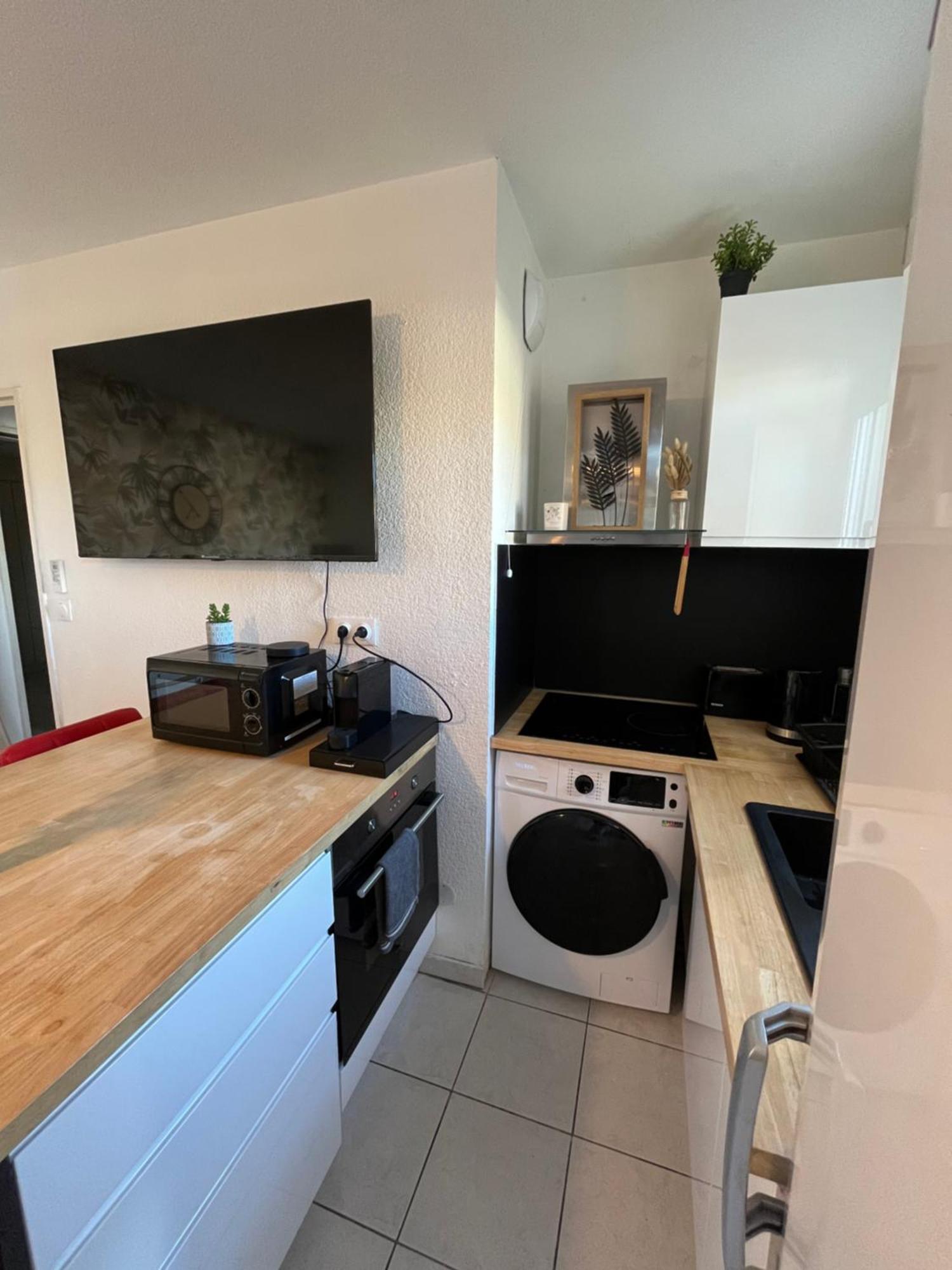Ferienwohnung Joli T2/ Tram/ Clim/ Parking/ Wifi/ Piscine Montpellier Exterior foto